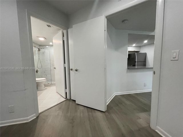 8290 Lake Dr 116, Doral, FL 33166