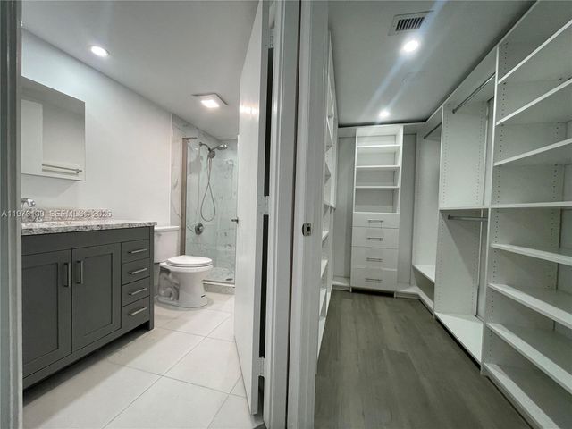 8290 Lake Dr 116, Doral, FL 33166