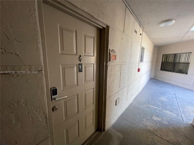 8290 Lake Dr 116, Doral, FL 33166