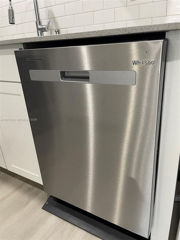 8290 Lake Dr 116, Doral, FL 33166