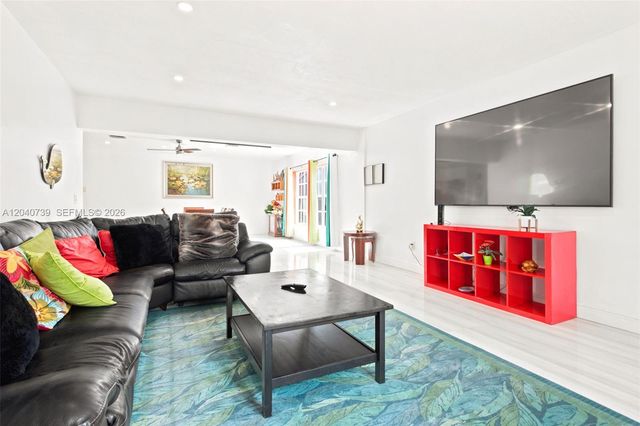 1222 Hollywood Boulevard ., Hollywood, FL 33019