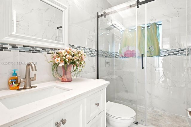 1222 Hollywood Boulevard ., Hollywood, FL 33019