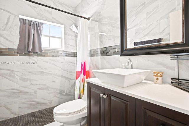 1222 Hollywood Boulevard ., Hollywood, FL 33019