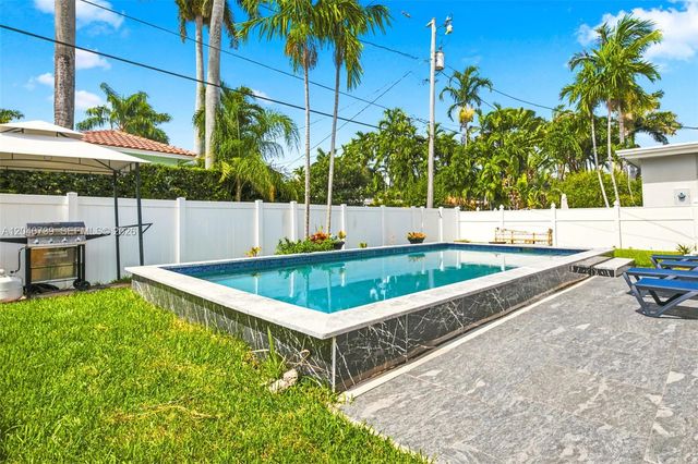 1222 Hollywood Boulevard ., Hollywood, FL 33019