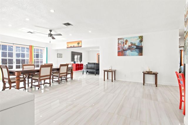 1222 Hollywood Boulevard ., Hollywood, FL 33019
