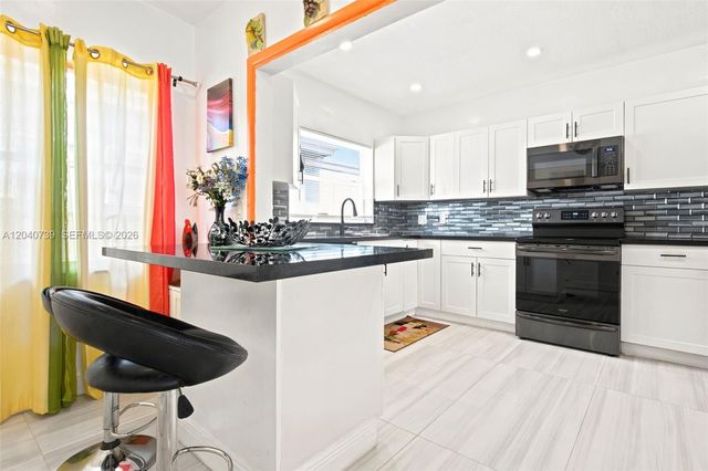1222 Hollywood Boulevard ., Hollywood, FL 33019