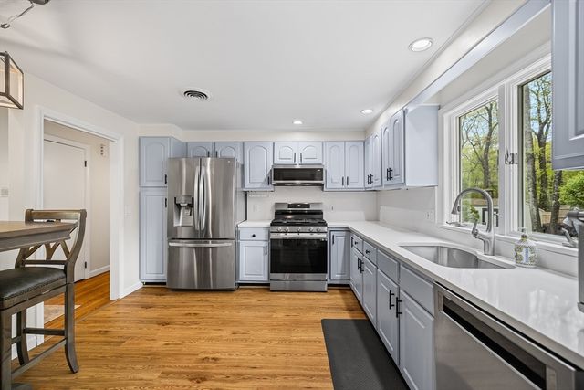 3 Shady Hollow Path, Ashland, MA 01721