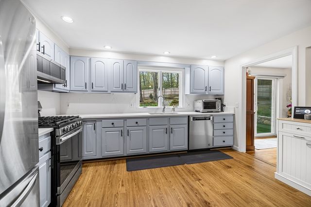 3 Shady Hollow Path, Ashland, MA 01721