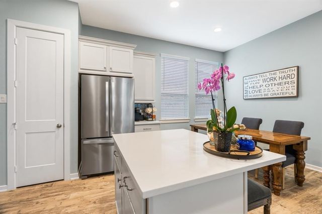 17008 Ash Leaf Way, Conroe, TX 77385