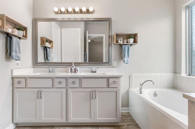 17008 Ash Leaf Way, Conroe, TX 77385