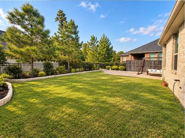 17008 Ash Leaf Way, Conroe, TX 77385