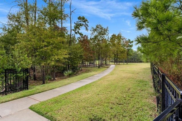 17008 Ash Leaf Way, Conroe, TX 77385