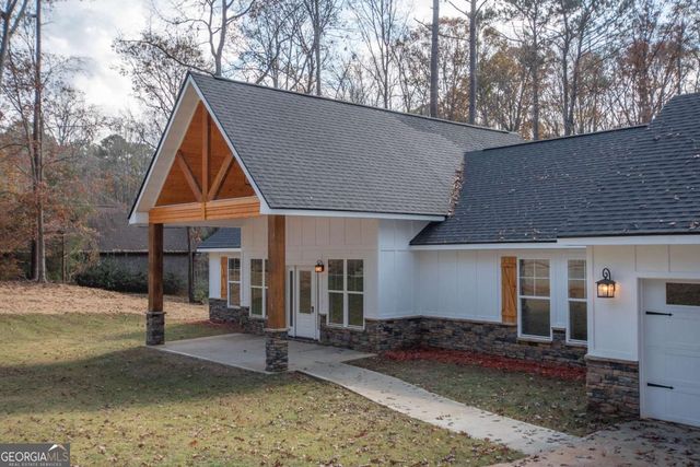 108 Spring Valley Drive, Lagrange, GA 30240