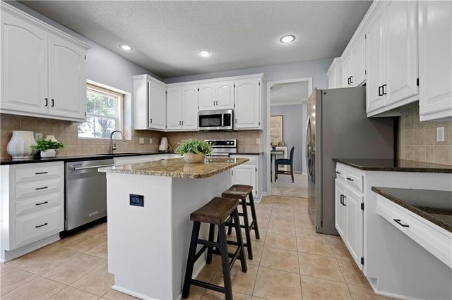 19480 W 207th Terrace, Spring Hill, KS 66083
