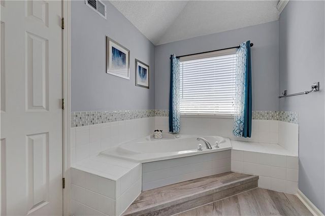 19480 W 207th Terrace, Spring Hill, KS 66083