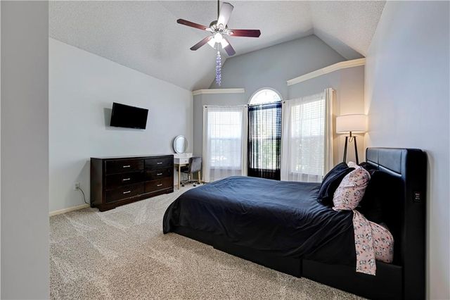 19480 W 207th Terrace, Spring Hill, KS 66083