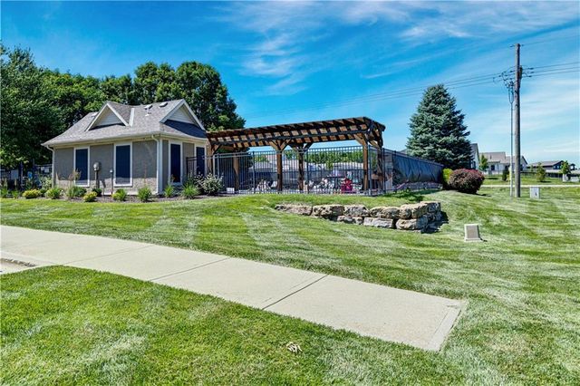 19480 W 207th Terrace, Spring Hill, KS 66083