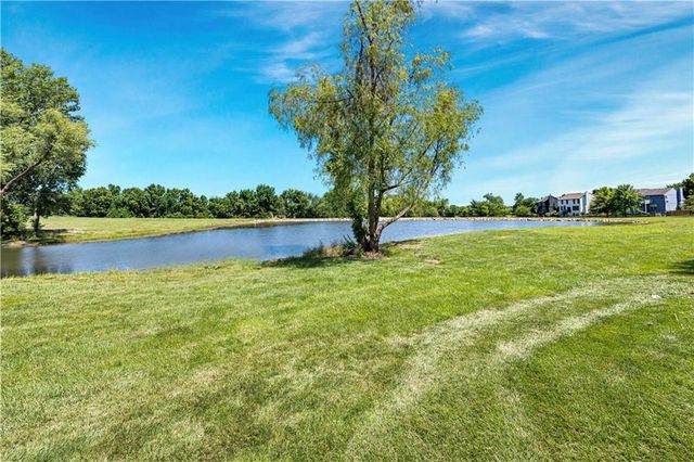 19480 W 207th Terrace, Spring Hill, KS 66083