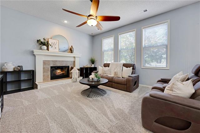 19480 W 207th Terrace, Spring Hill, KS 66083