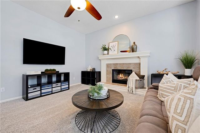 19480 W 207th Terrace, Spring Hill, KS 66083