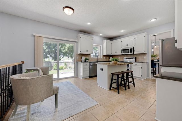 19480 W 207th Terrace, Spring Hill, KS 66083