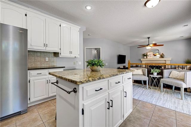 19480 W 207th Terrace, Spring Hill, KS 66083