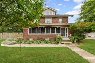 37857 E 100 North Road, Bellflower, IL 62174