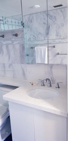 19901 E Country Club Dr 2604, Aventura, FL 33180