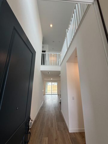 10292 Gardini Ct, Elk Grove, CA 95757