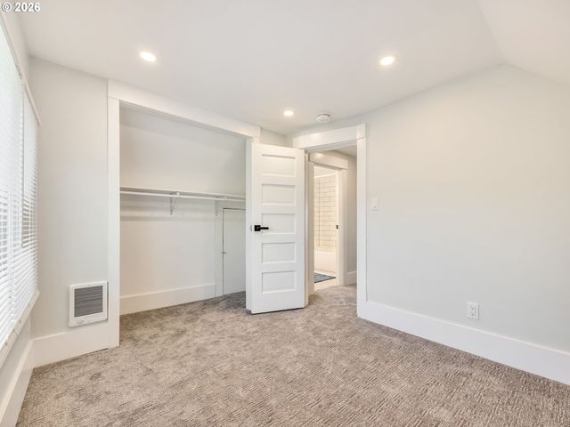 1103 AVENUE F, Seaside, OR 97138