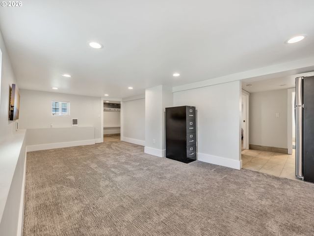 1103 AVENUE F, Seaside, OR 97138