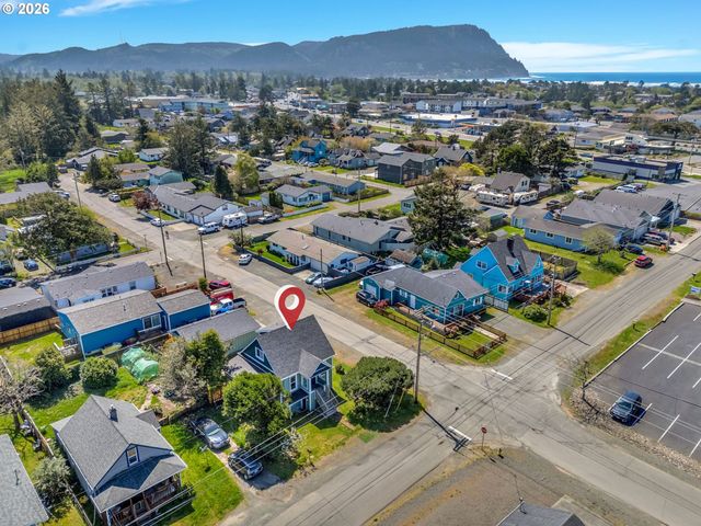 1103 AVENUE F, Seaside, OR 97138