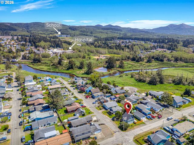 1103 AVENUE F, Seaside, OR 97138