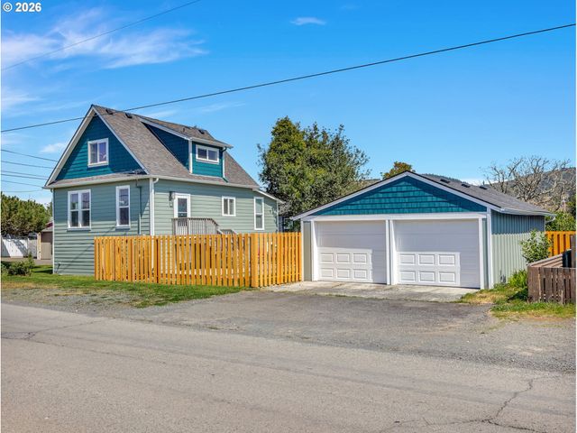 1103 AVENUE F, Seaside, OR 97138