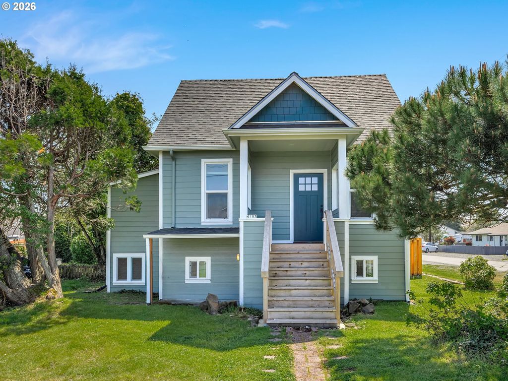 1103 AVENUE F, Seaside, OR 97138