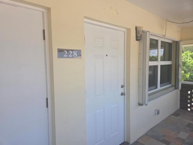 1340 NE 28th Avenue 228, Pompano Beach, FL 33062