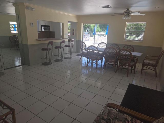 1340 NE 28th Avenue 228, Pompano Beach, FL 33062