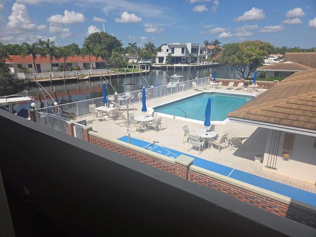 1340 NE 28th Avenue 228, Pompano Beach, FL 33062