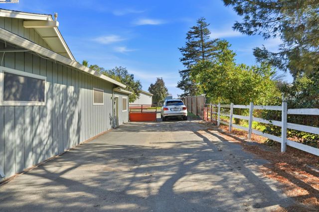 34724 Bernard Rd, Tracy, CA 95377