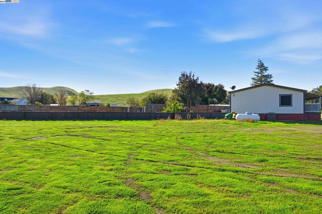 34724 Bernard Rd, Tracy, CA 95377