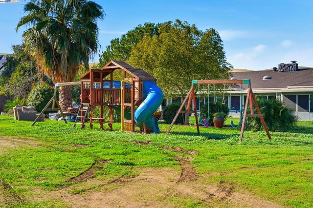 34724 Bernard Rd, Tracy, CA 95377