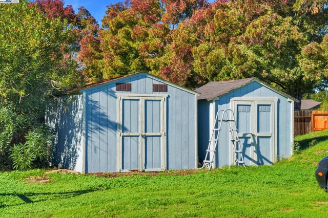 34724 Bernard Rd, Tracy, CA 95377