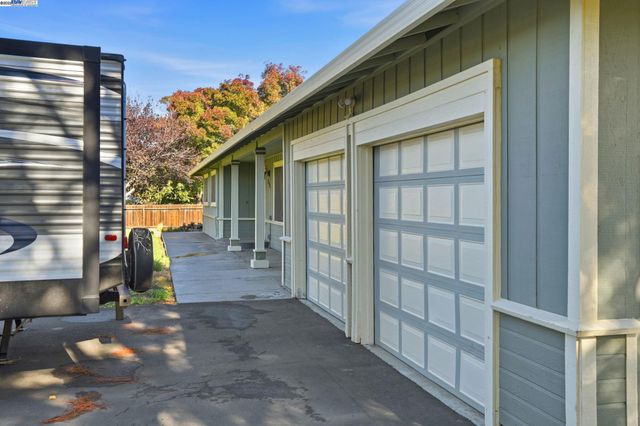 34724 Bernard Rd, Tracy, CA 95377