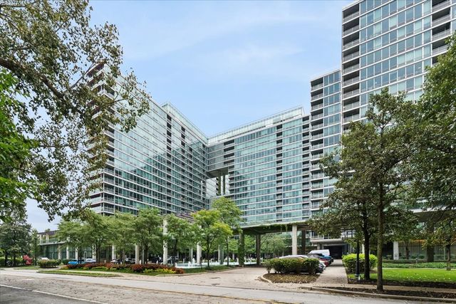 9655 Woods Drive 707, Skokie, IL 60077