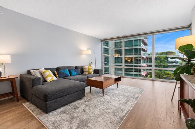 9655 Woods Drive 707, Skokie, IL 60077