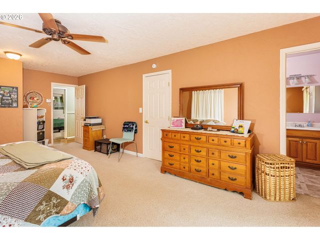 1980 Nw 6TH Dr, Gresham, OR 97030