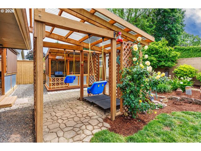 1980 Nw 6TH Dr, Gresham, OR 97030