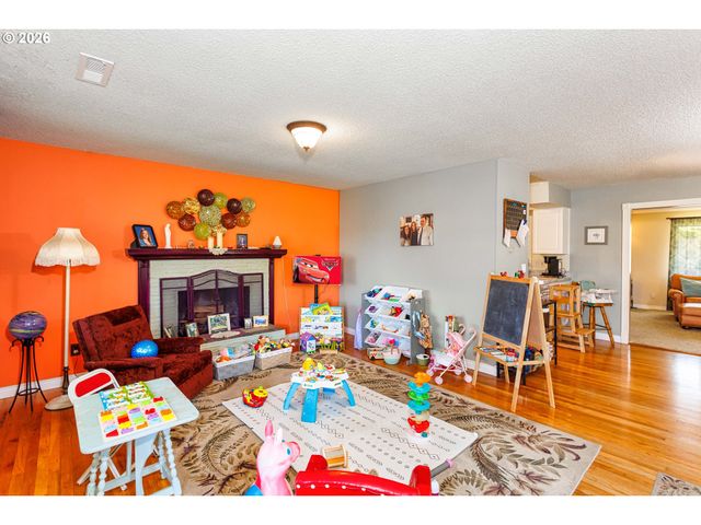 1980 Nw 6TH Dr, Gresham, OR 97030
