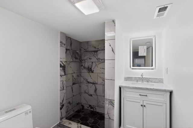 4845 W Congress Parkway, Chicago, IL 60644