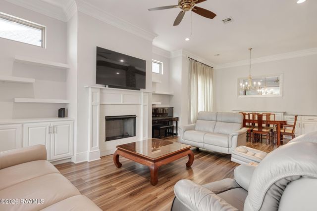 102 Cherrywood Drive, Lafayette, LA 70508